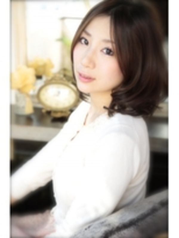 ミディアムボブのサムネイル